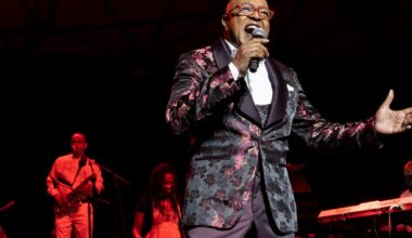 Peabo Bryson, singer known for Disney hits "Beauty and the Beast" and "A Whole New World," dies at 75
