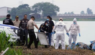 8 bodies found in plastic bags with note left at scene in narco-trafficking hotspot in Ecuador
