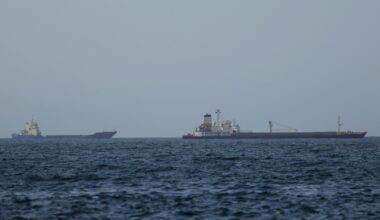 Live Updates: U.S.-Iran deal signing gets more ships moving in Strait of Hormuz, but big challenges remain