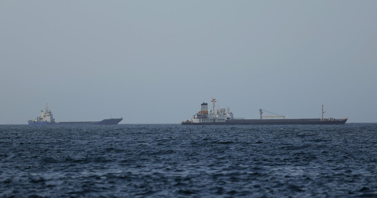 Ships continue to wait in Gulf of Oman for passage through Strait of Hormuz
