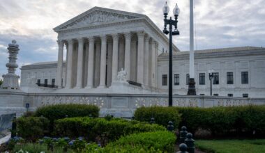 Supreme Court strikes down Hawaii law restricting guns on private property that's open to public