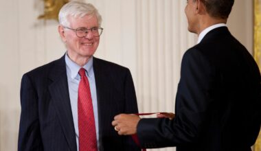 Pulitzer-winning historian honored by Obama dies after car hits him in Rhode Island supermarket parking lot