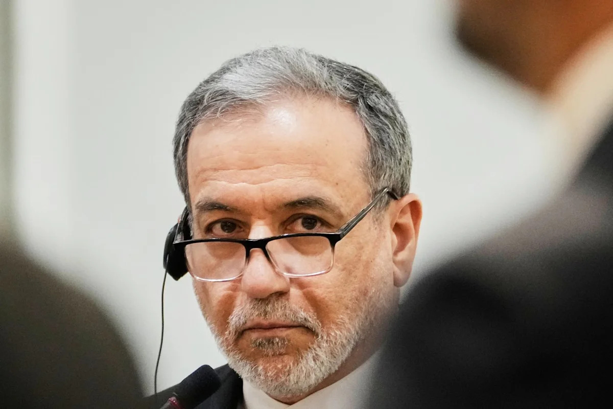 Iran attacks Bahrain and Kuwait following US strikes and threatens to halt talks