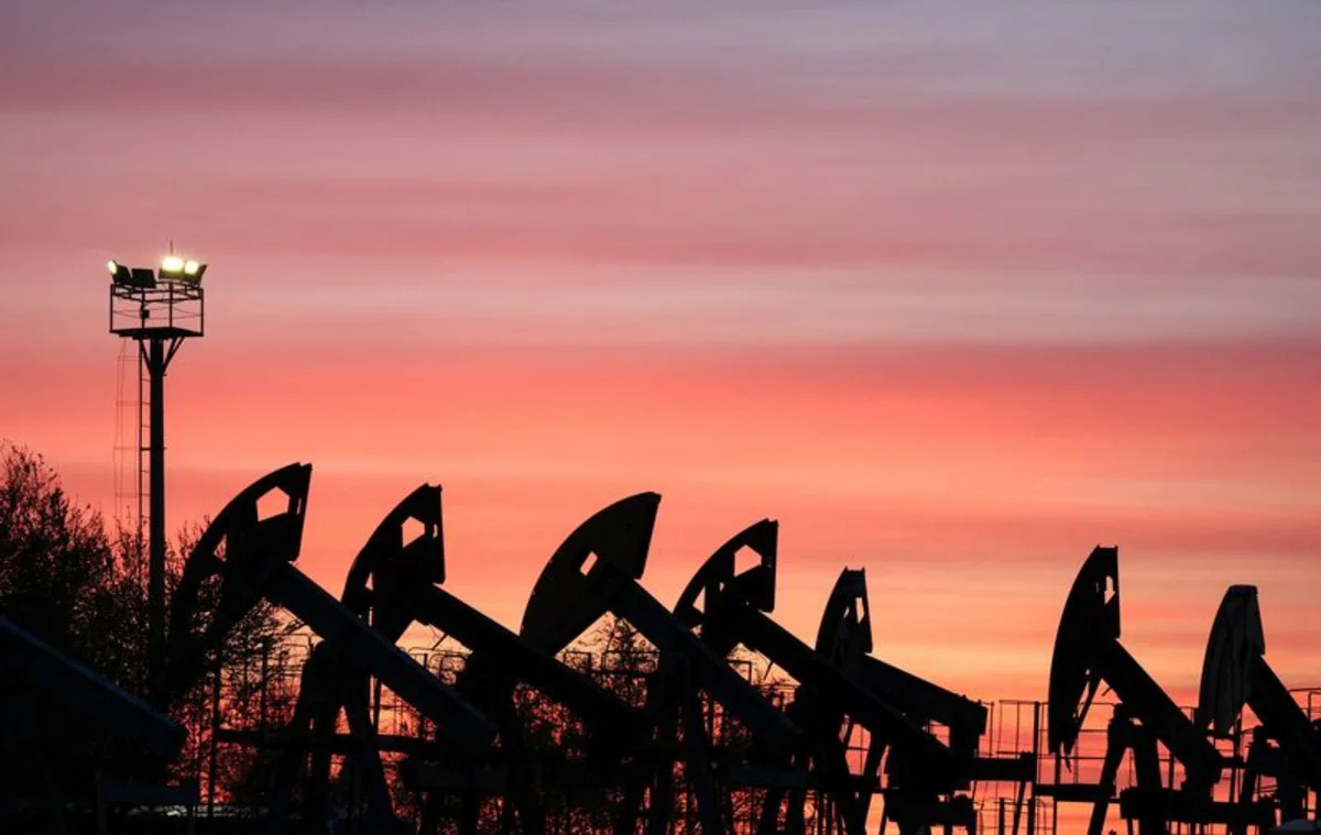 Oil falls as investors focus on potential Iran-US talks in Doha