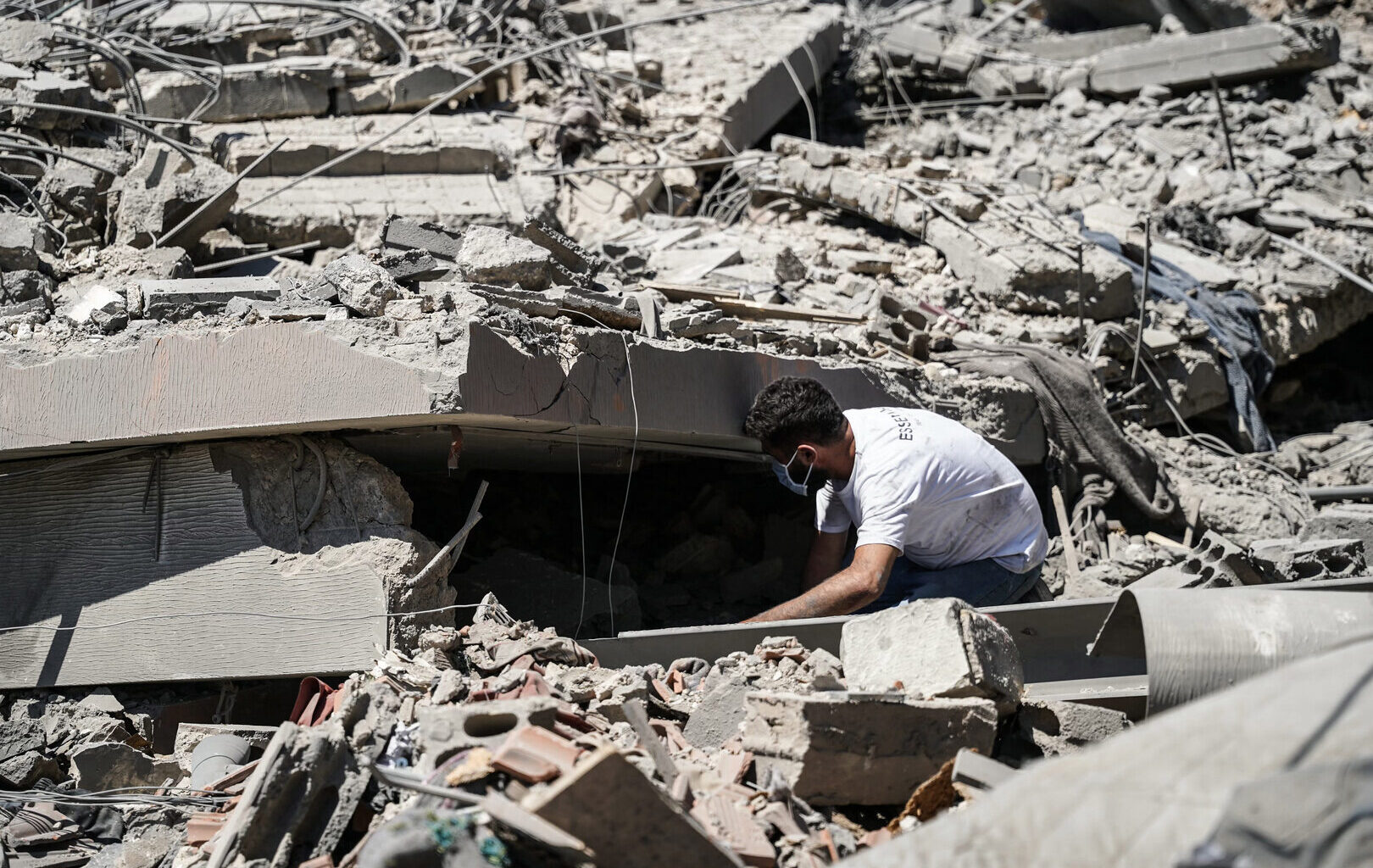 Displaced Lebanese inspect shattered Nabatieh after Israel halts attacks | Israel attacks Lebanon