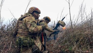 Putin's troops have 'just a 20-min life expectancy' on frontline as humiliated tyrant lures in 1,000 new soldiers a day