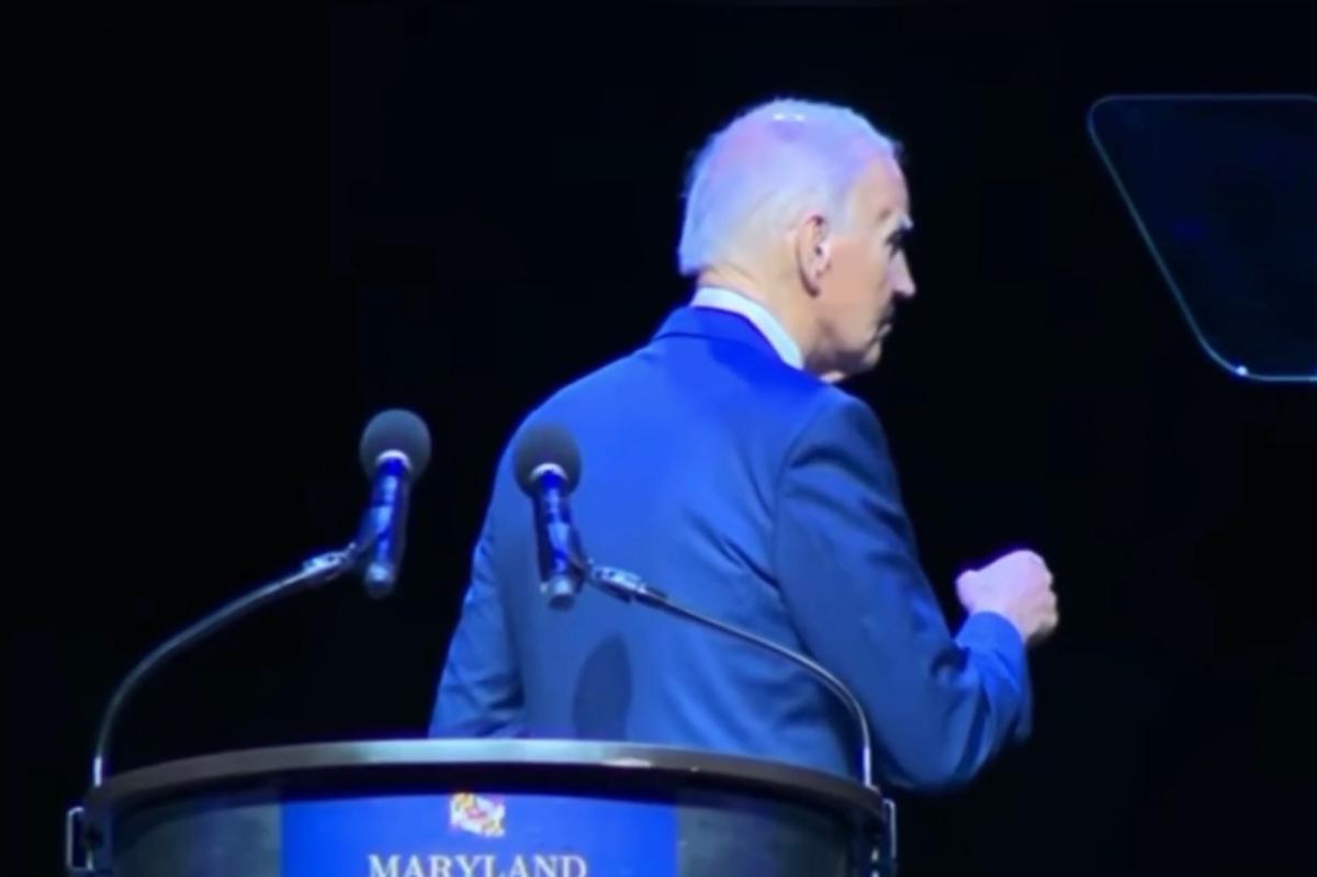 Joe Biden manages to find his way offstage at Democratic gala after seeking directions
