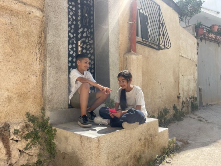 Palestinain kids dheshe refugee camp 