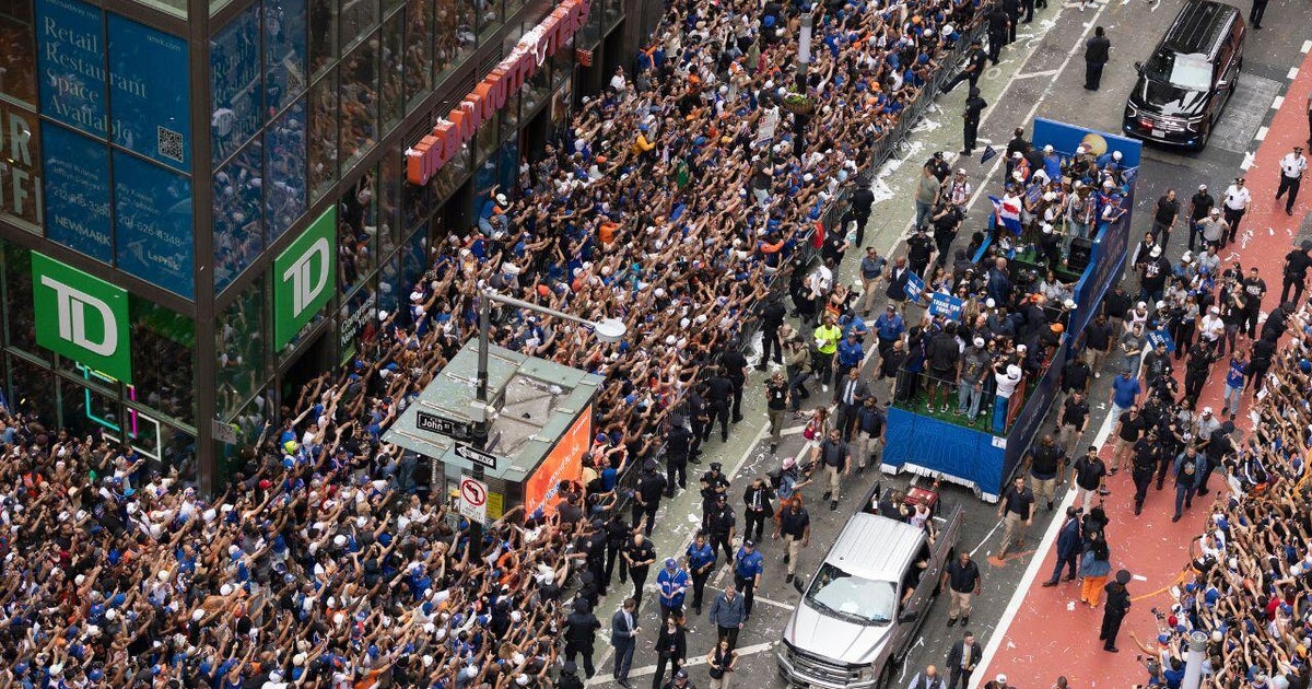 Live Updates: Knicks parade celebrates NBA Championship win in Manhattan