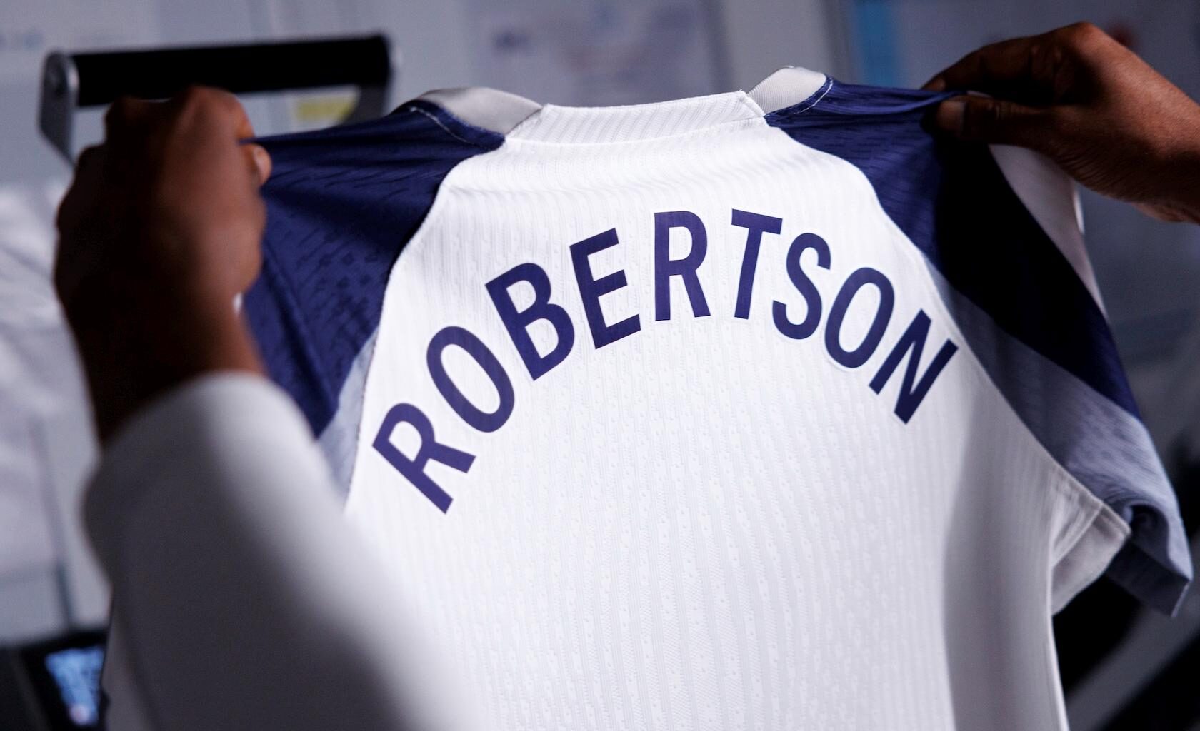 Robertson signing secured