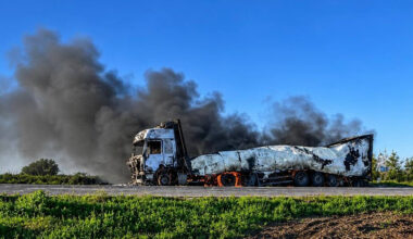 Illustrative picture. Destroyed Russian tanker on the road to Crimea. Source: Telegram, Petrenko