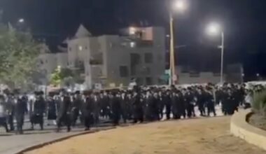 Hundreds of Haredi rioters try to break into Jerusalem police station, attack cops in Beit Shemesh
