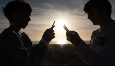 U.K. announces plan to ban social media for children under 16