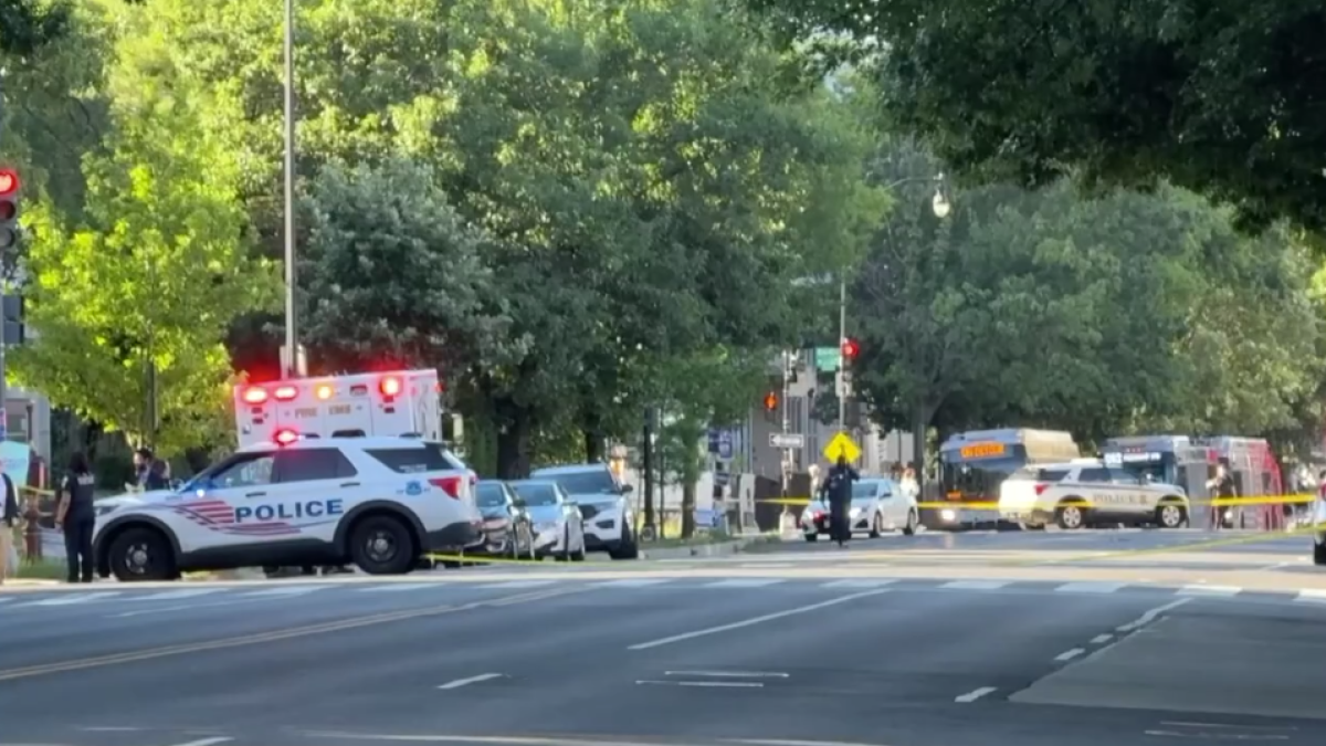 Man suspected of killing woman in DC killed by police on bus – NBC4 Washington
