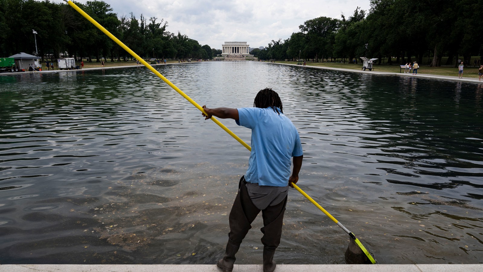 Trump's Reflecting Pool Vandalism Claims Are BS, Docs Reveal
