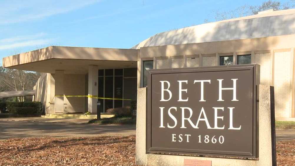 New Jersey congregation donates Torah to Beth Israel after fire