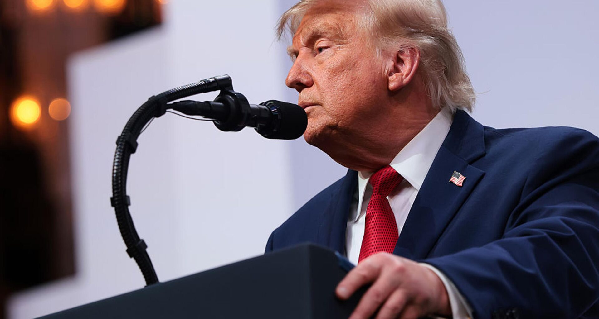 Trump Champions Peace Agreement, Threatens to Resume Bombing If Iran Doesn't Comply