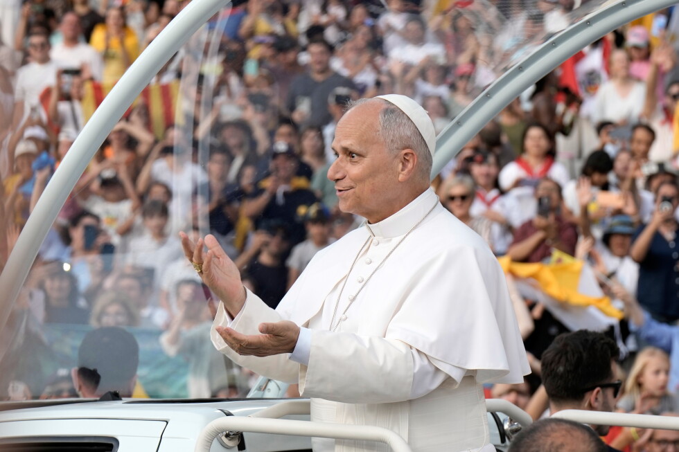 Pope Leo urges Spain's young people to persevere in their faith