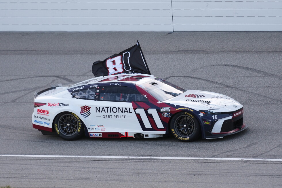 Denny Hamlin dedicates NASCAR victory at Michigan to Kyle Busch after tying him on career win list