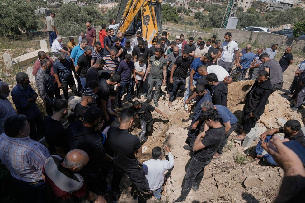 Israeli forces kill a Palestinian man in occupied West Bank
