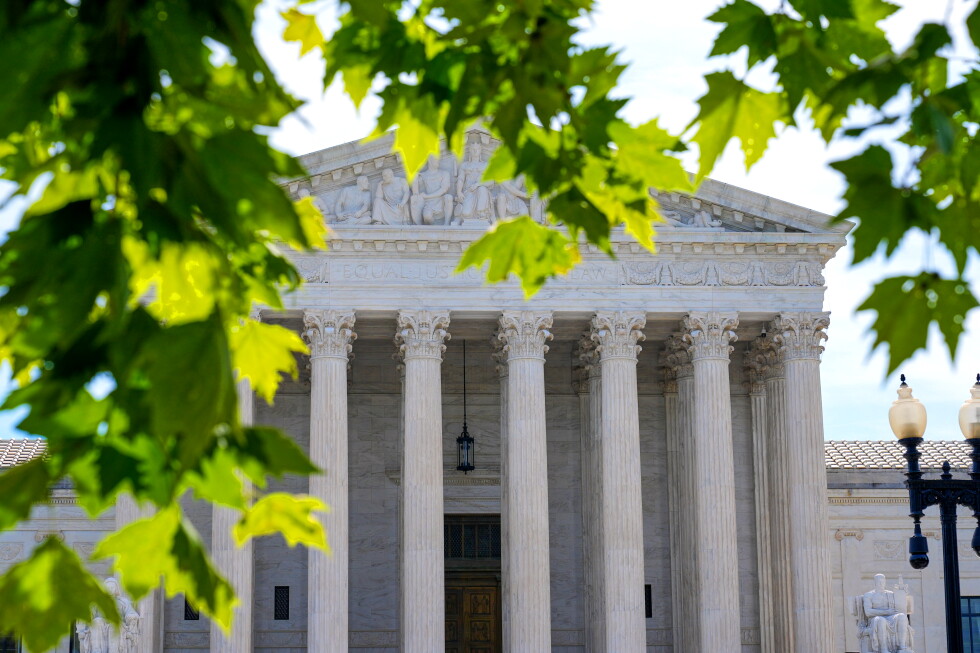 Supreme Court lets Trump administration end deportation protections for Haitians, Syrians