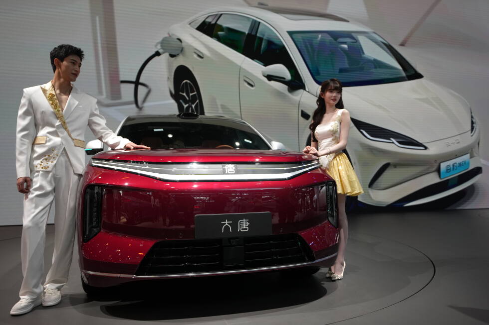 US names Alibaba, BYD, Baidu as supporting China's military
