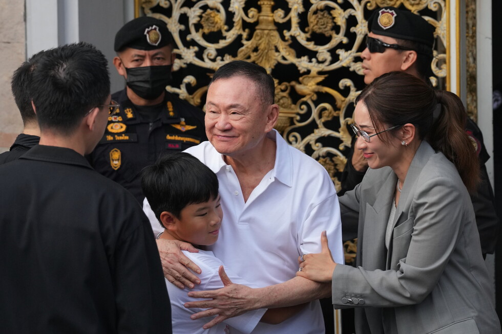 Thailand's ex-Prime Minister Thaksin Shinawatra released early from probation