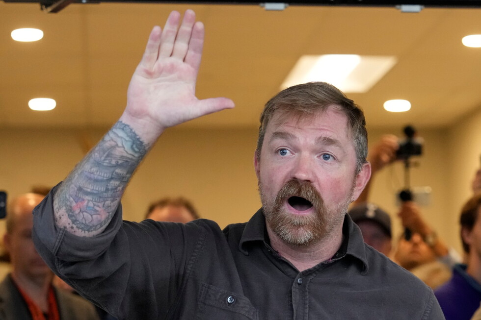 Senate candidate Graham Platner fields questions at Portland event