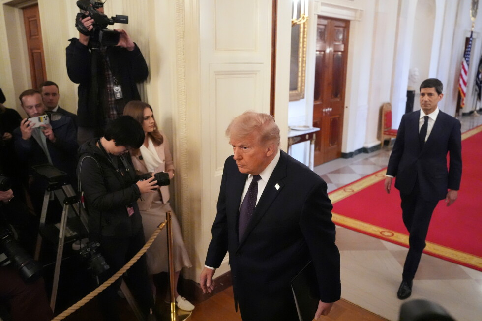 Trump signs an executive order to vet top AI models for security risks