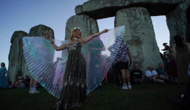 Welcoming the longest day at Stonehenge, in photos