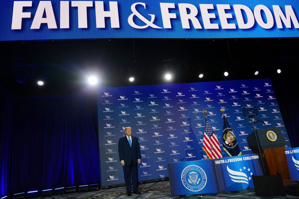 Trump commission urges stronger role for religion in government