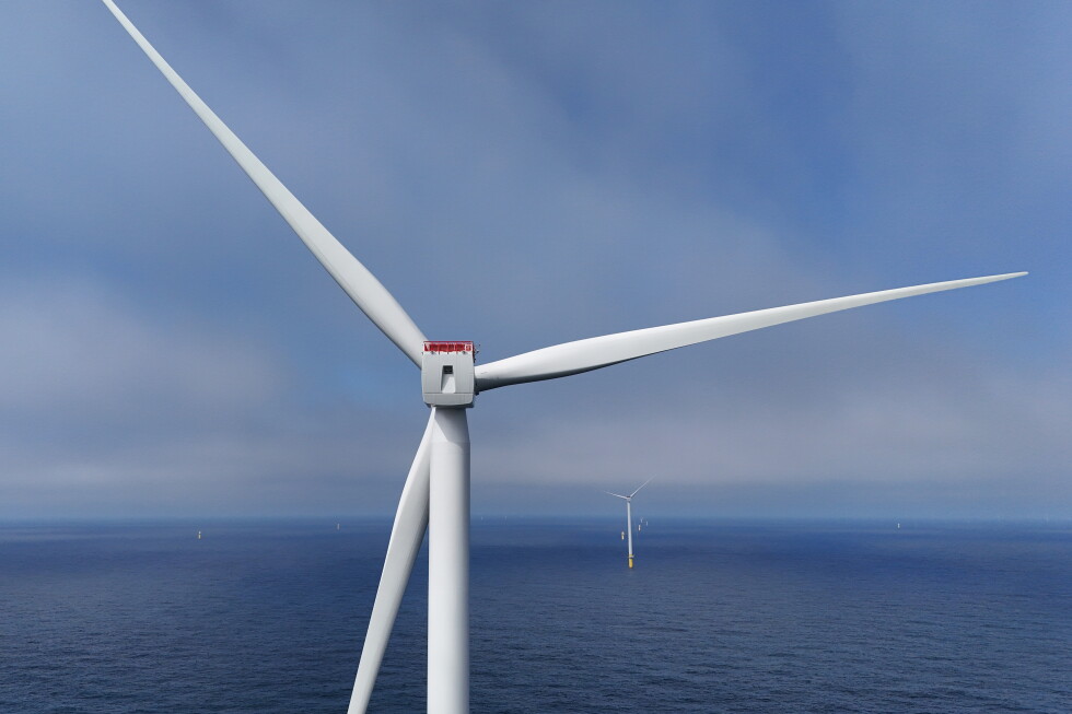 Trump administration ending 4 wind power projects by buying up leases