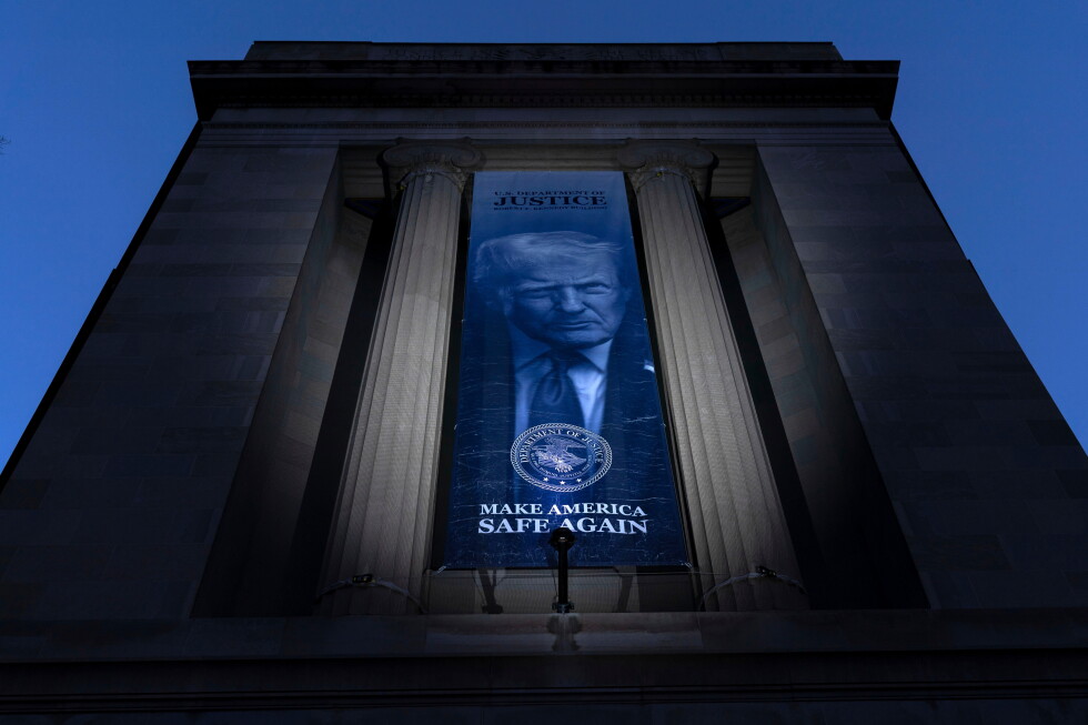 Justice Department withdrew subpoenas seeking reporters' grand jury testimony