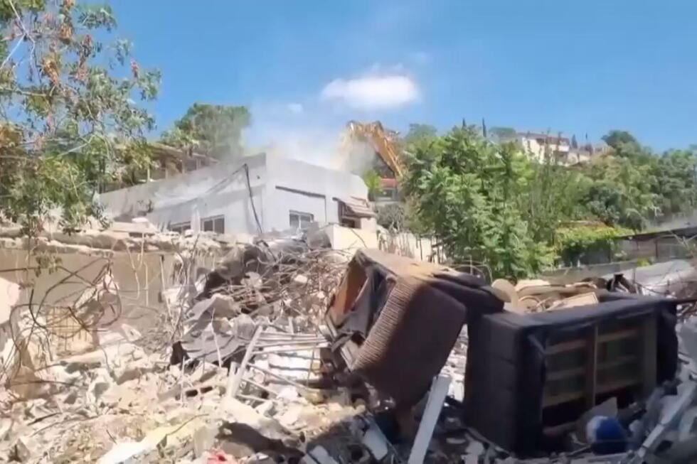 Israel tightens its grip on east Jerusalem with evictions and demolitions