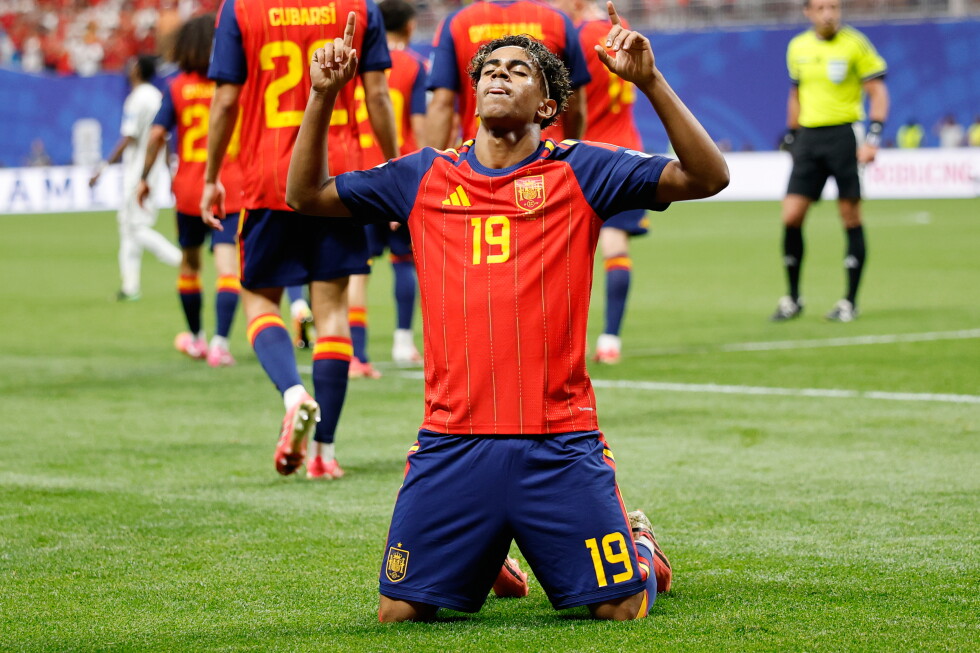 Yamal scores 10 minutes into his first World Cup start as Spain beats Saudi Arabia