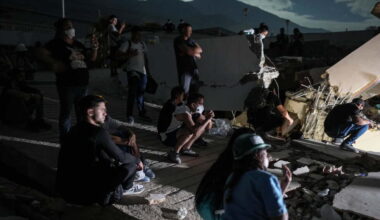 Venezuelans search more earthquake ruins