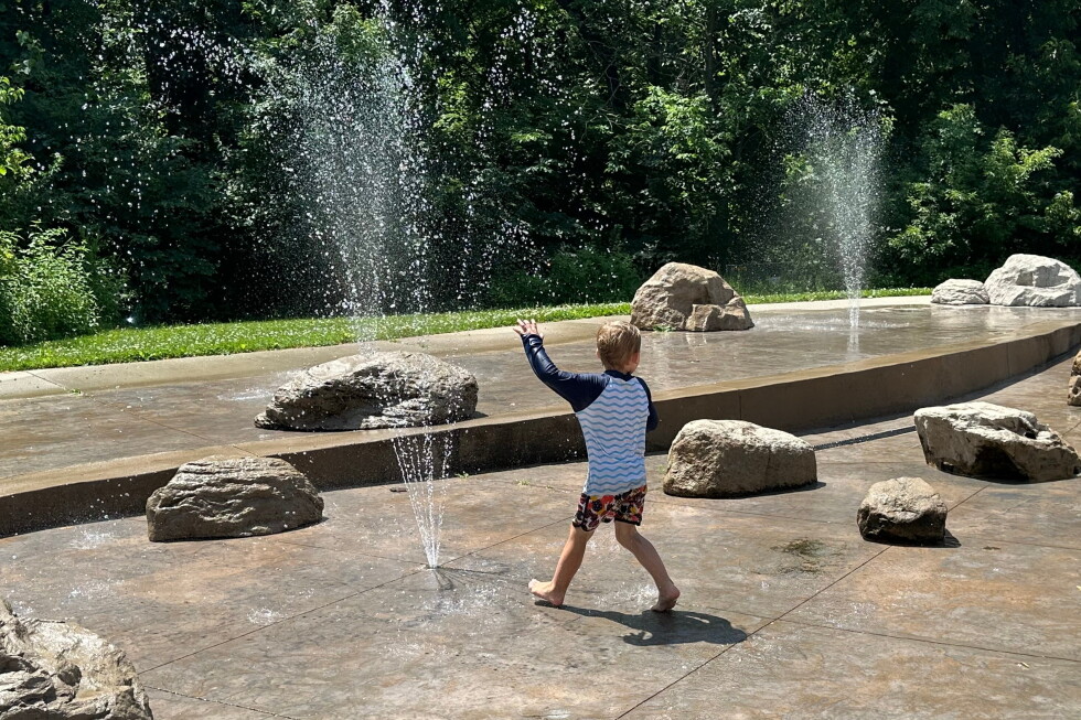Heat wave prompts cooling centers in the Midwest, outdoor activity warnings