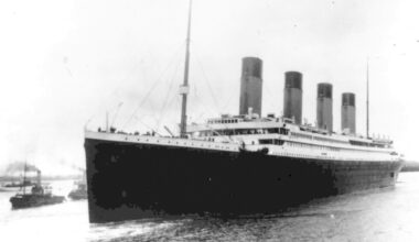 Plan to sell Titanic artifacts faces US opposition