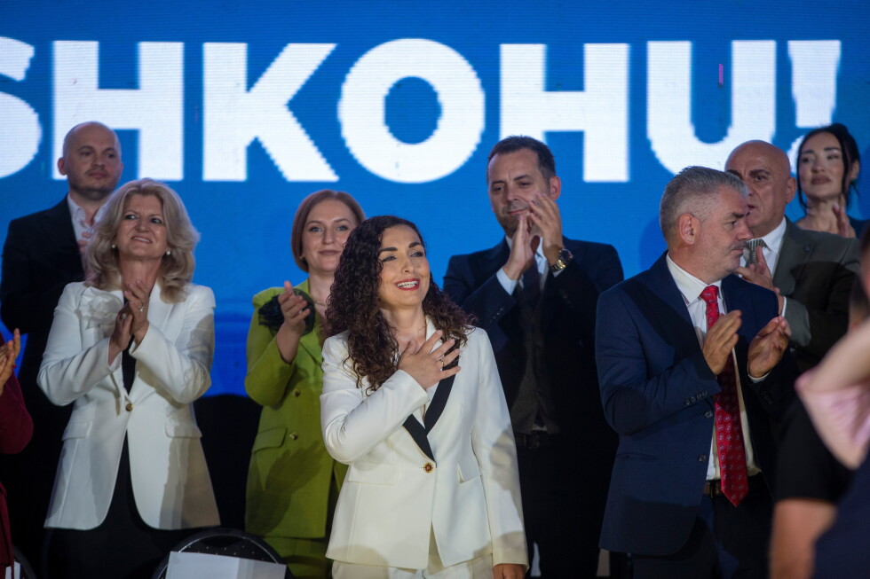Kosovo voters head to polls in hope of breaking impasse