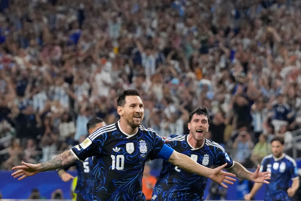 Messi becomes first to score in 7 straight World Cup games while extending goals record