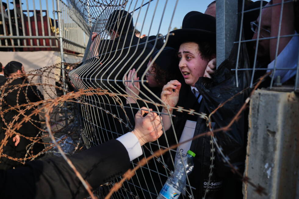 Photos of ultra-Orthodox Jews protesting military conscription in Israel