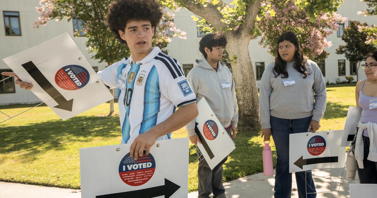 California Dems wait to cast ballots amid fears of governor lockout