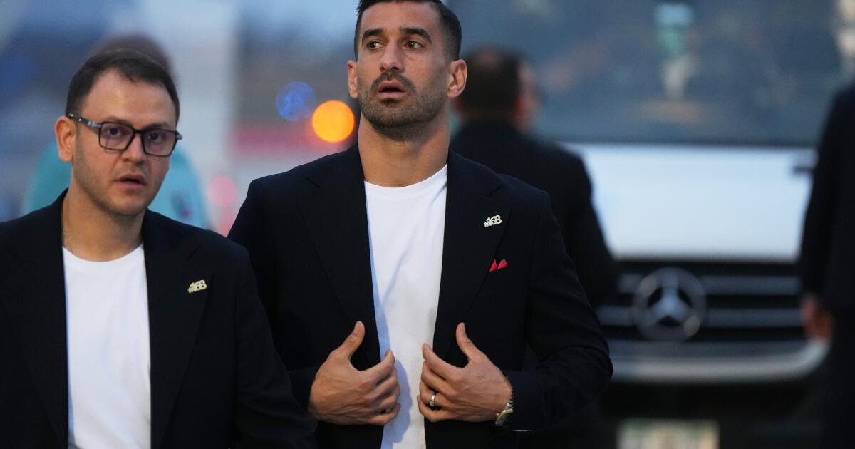 Iranian team wears #168 pins for airstrike victims ahead of World Cup
