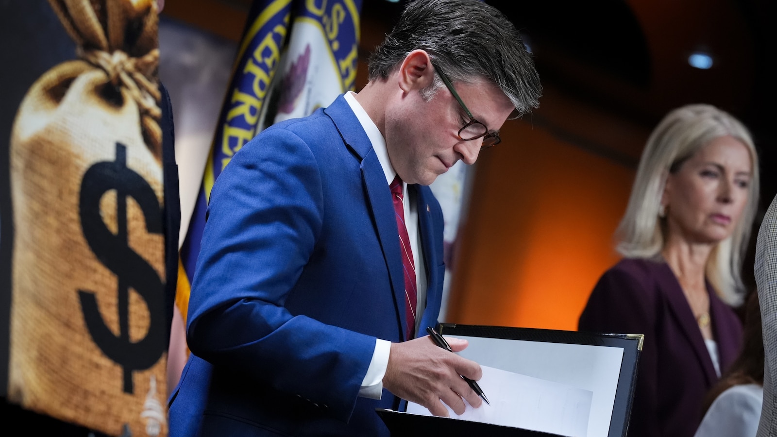 House again considers war powers resolution to halt military action against Iran