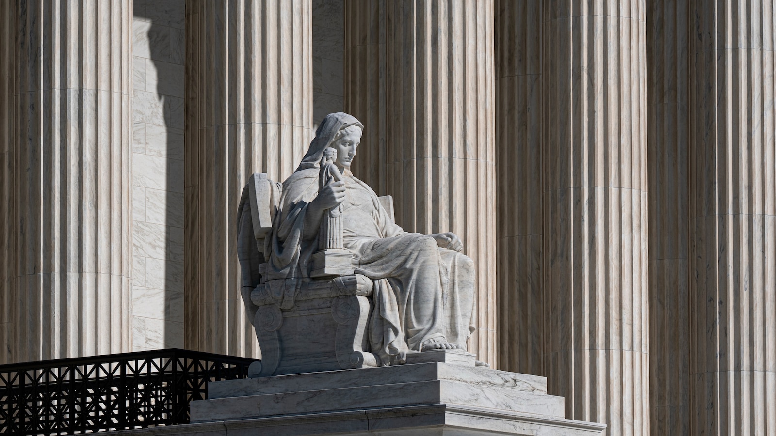 Supreme Court sides with Trump administration on federal regulation of telecom companies