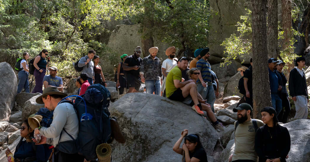 Yosemite Offers Many Wonders. Crushing Crowds Are Now One of Them.