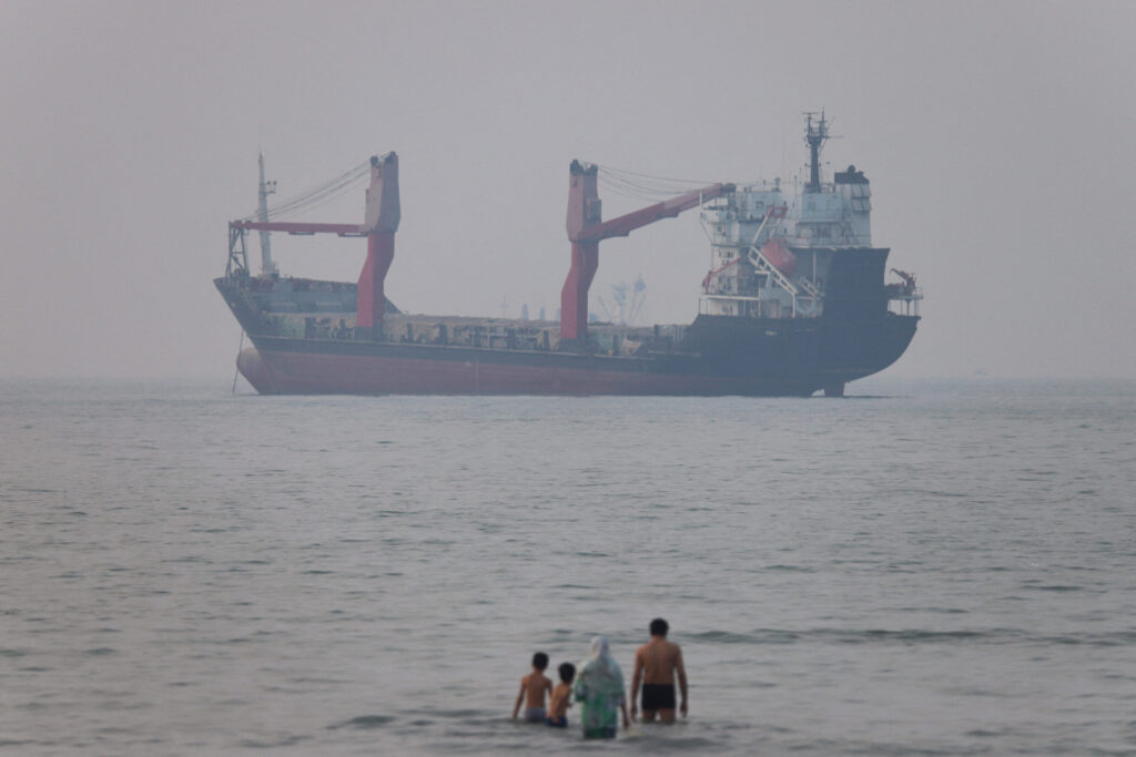 U.S. launches fresh strikes after Iran attacks ship