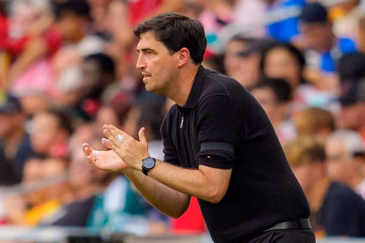 Andoni Iraola oversaw a 4-2 win ovr Sunderland (Photo by Andrew J. Clark/ISI Photos/ISI Photos via Getty Images)