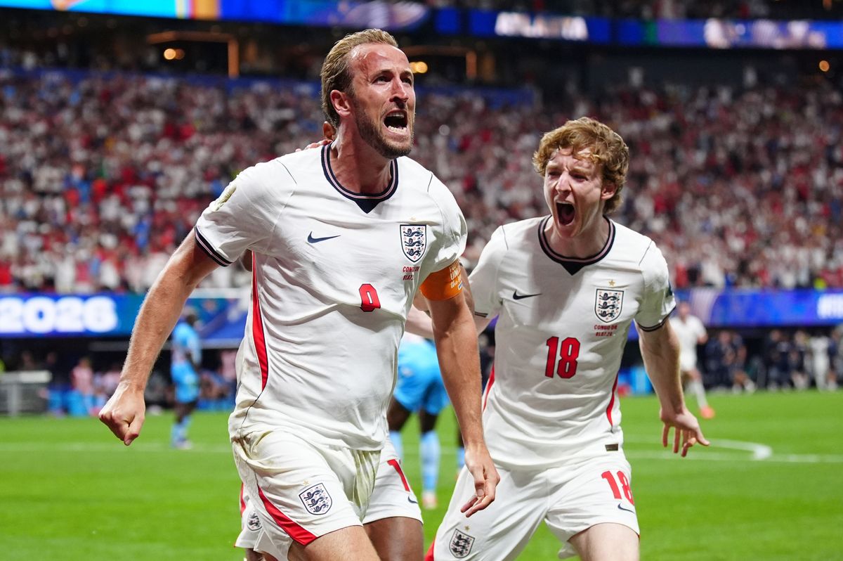 Harry Kane kept England's World Cup hopes alive with two late goals in the team's previous match against DR Congo