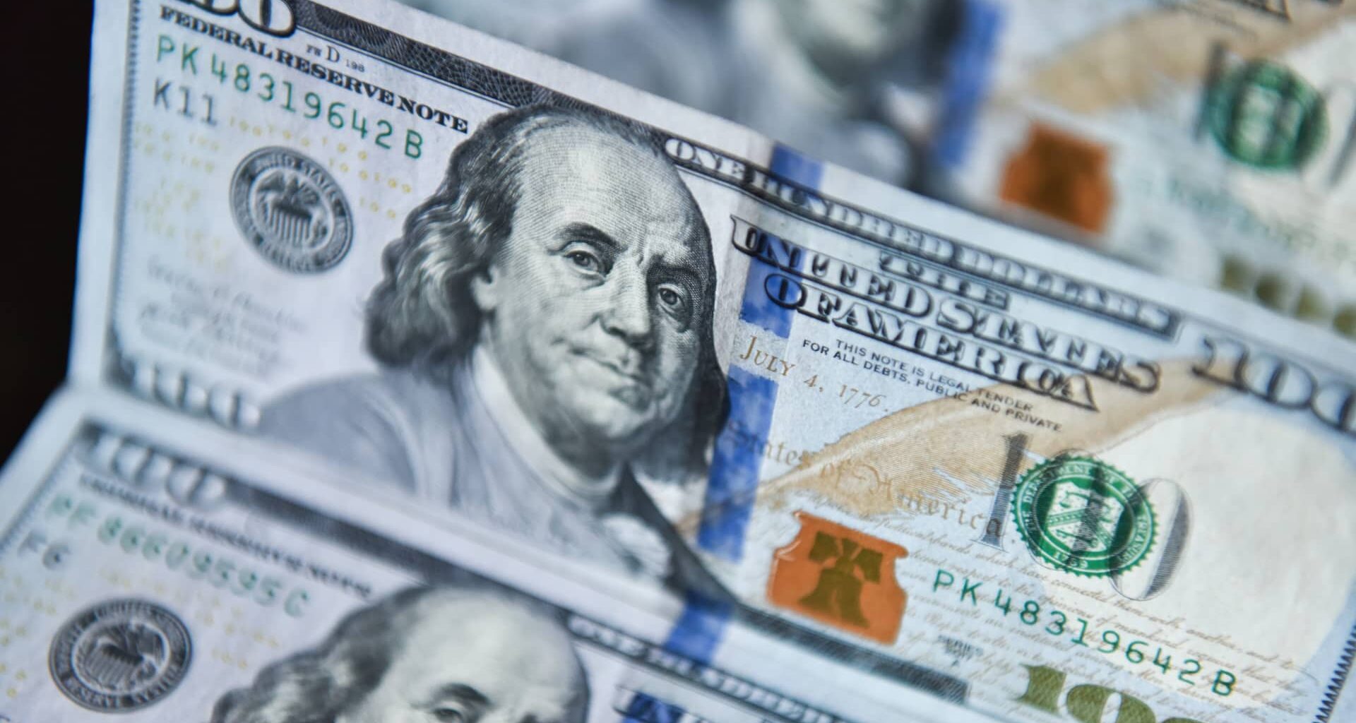 Dollar pulls back as US-Iran attacks pause, oil drops